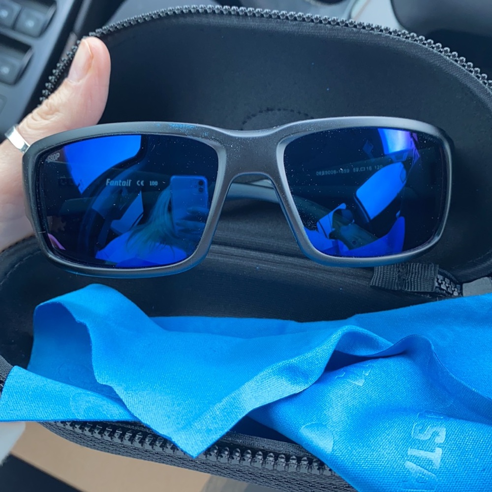 Costa sunglasses fantail black with blue mirror